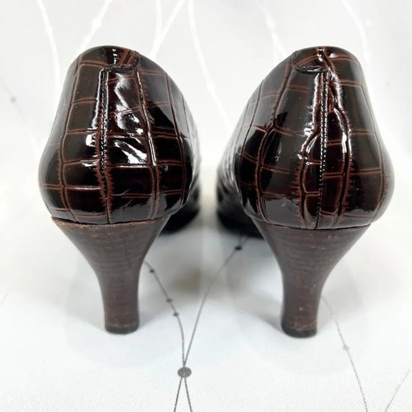 Sofft Glossy Brown Crocodile Print 3" Pumps Heels $110 - Picture 4 of 7